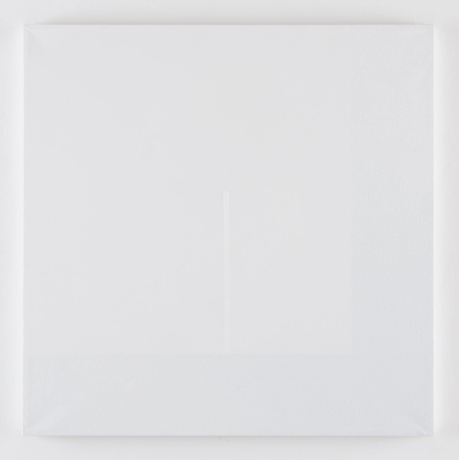 Un quadrato e una linea di luce verticale n.236