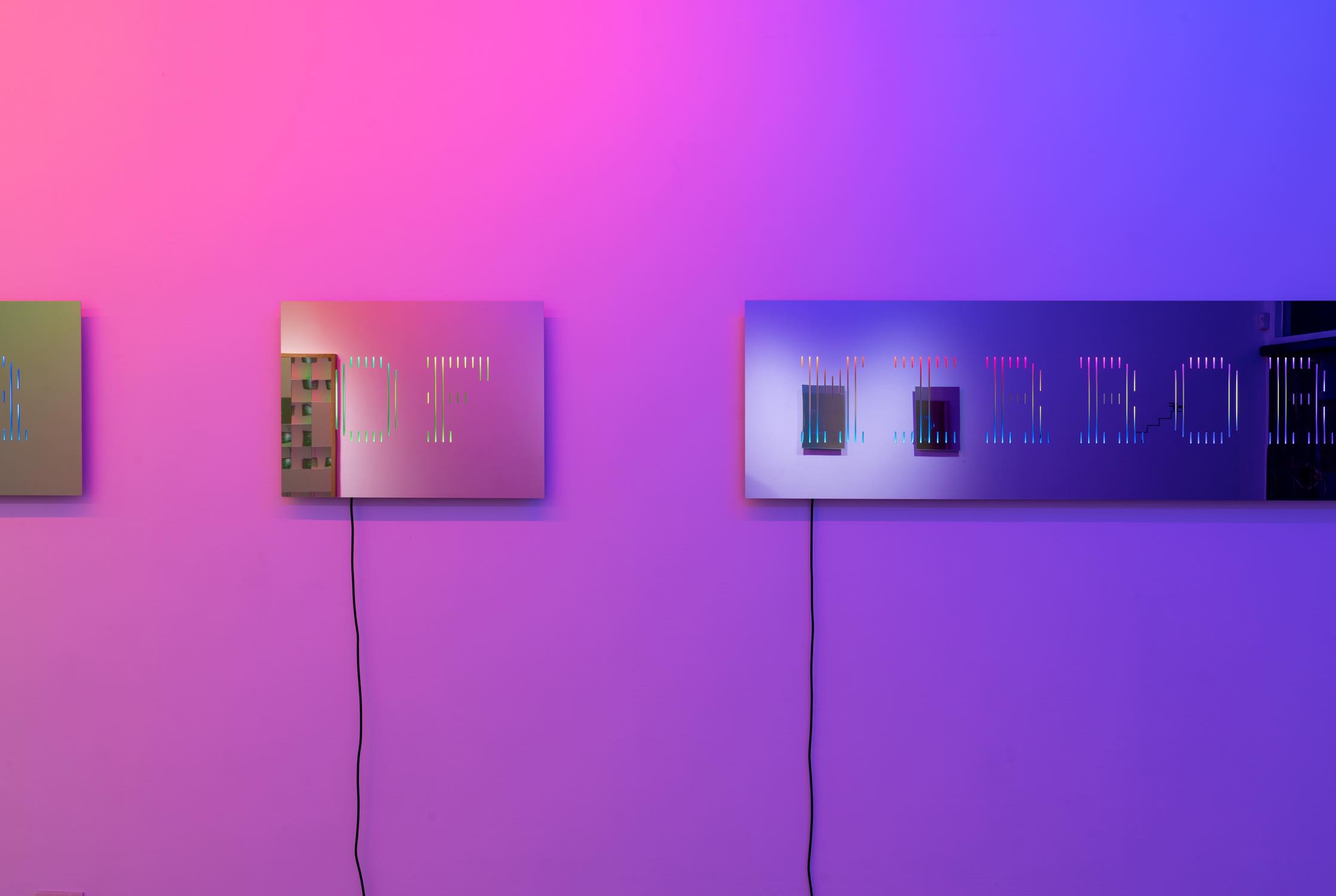what’s the color of mirror ? (installation view)